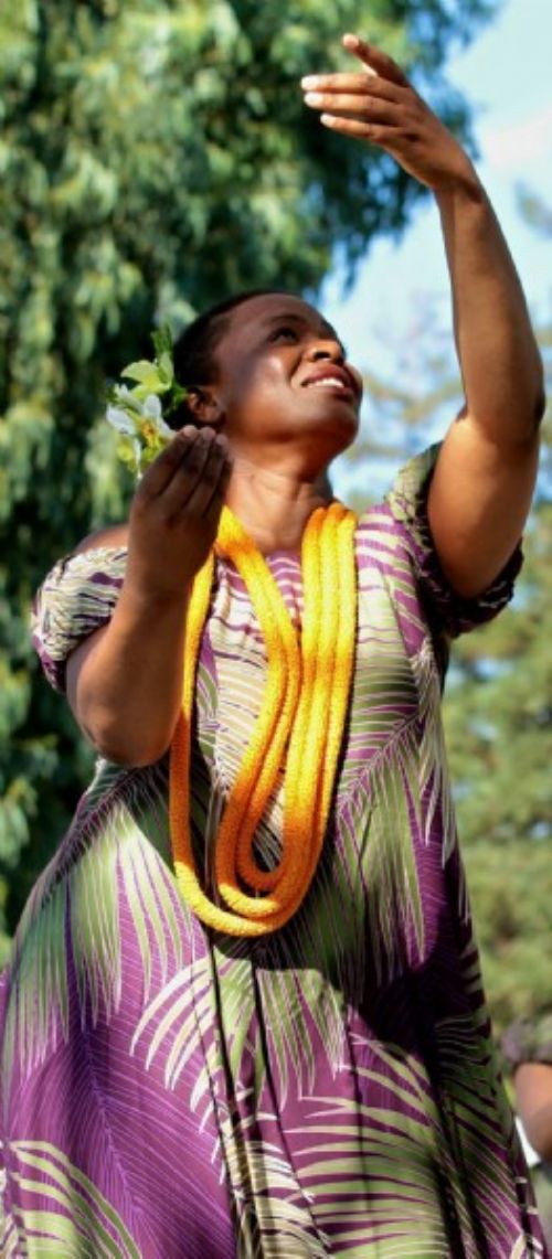 IXALT shares hula and music at High Street